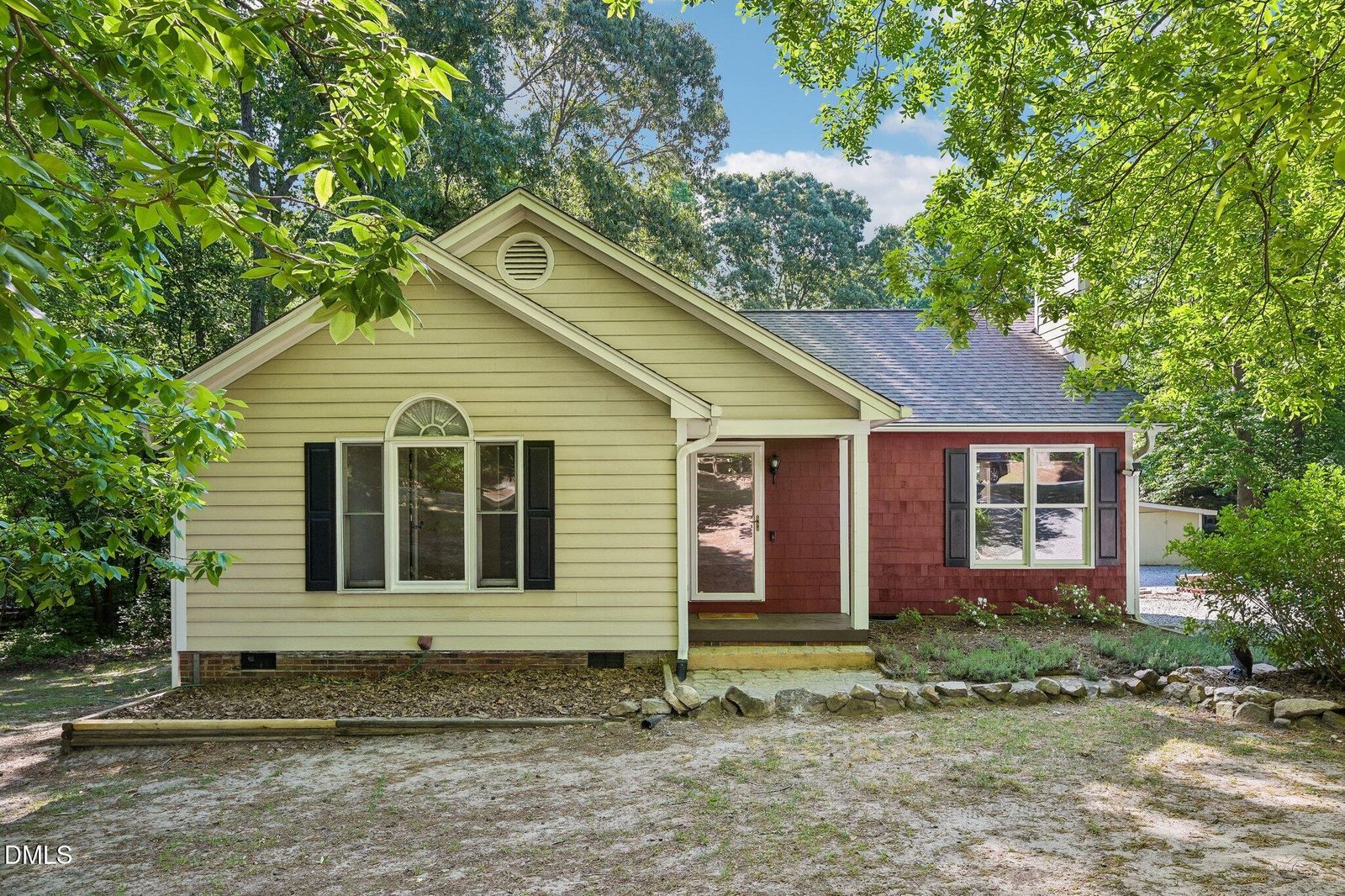Single Family - 512 Rockvale Ct, Benson, NC